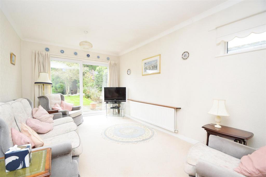 Primrose Drive, Shrewsbury 3 bed detached bungalow for sale £350,000