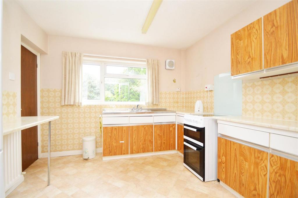 Primrose Drive, Shrewsbury 3 bed detached bungalow for sale £350,000