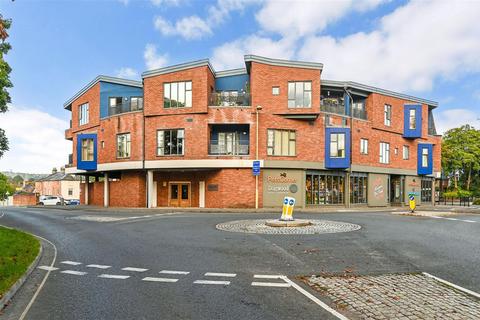 2 bedroom flat for sale, Broadwater Road, Romsey Town Centre, Hampshire