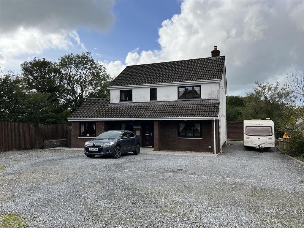 Llandyfan, Ammanford 3 bed detached house for sale £385,000