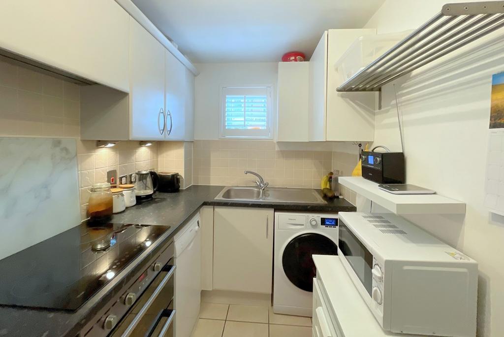 The Hawthorns, Flitwick, MK45 2 bed ground floor flat for sale £225,000