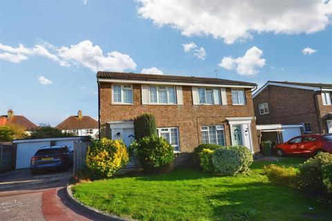 9 Brookmead Close, Eastbourne, BN22 8UX