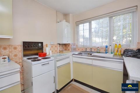 9 Brookmead Close, Eastbourne, BN22 8UX