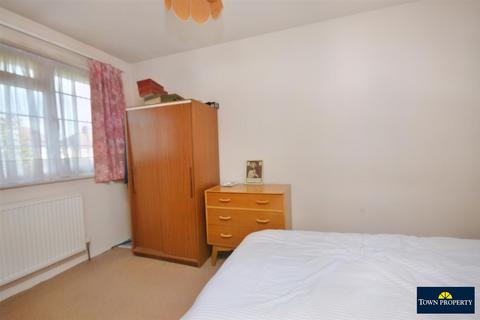 9 Brookmead Close, Eastbourne, BN22 8UX