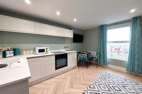 1 bedroom flat for sale, Blenheim Terrace, Scarborough