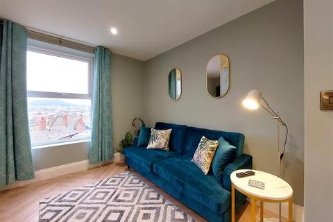 1 bedroom flat for sale, Blenheim Terrace, Scarborough