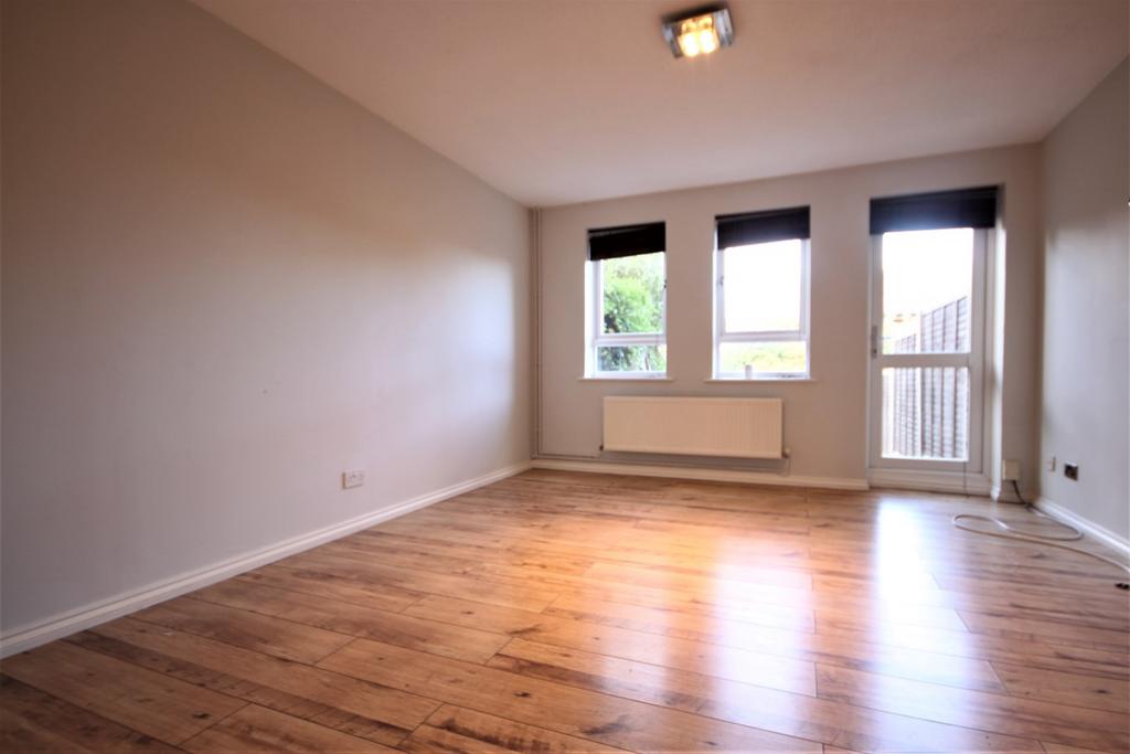 Oregon Way, LUTON, LU3 2 bed terraced house £1,250 pcm (£288 pw)