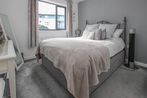 9 Brooking House Rollason Way, Brentwood, CM14 4ET