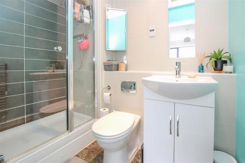 9 Brooking House Rollason Way, Brentwood, CM14 4ET