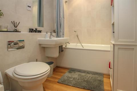 9 Brooking House Rollason Way, Brentwood, CM14 4ET
