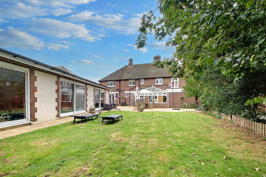 Offington Gardens, Worthing 6 bed detached house for sale £1,000,000