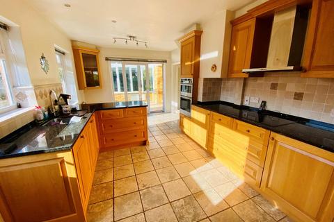6 Avon Close, Barford, Warwick, CV35 8BX