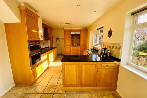 6 Avon Close, Barford, Warwick, CV35 8BX