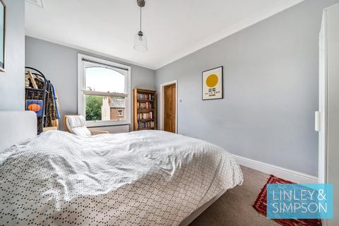 17 Claremont Drive, Leeds, LS6 4ED