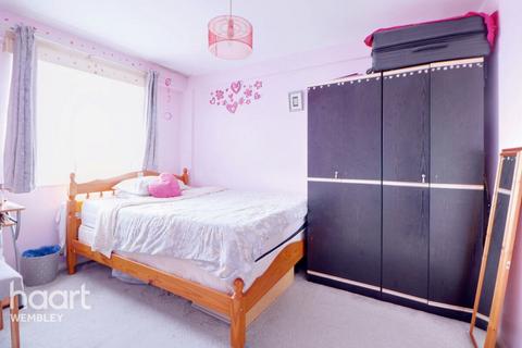 3 bedroom flat for sale, Willesden