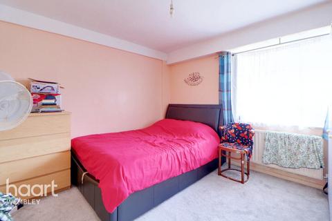 3 bedroom flat for sale, Willesden