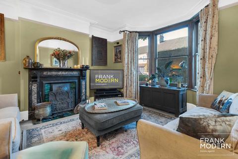 88 Aldermans Drive, Peterborough, PE3 6AZ