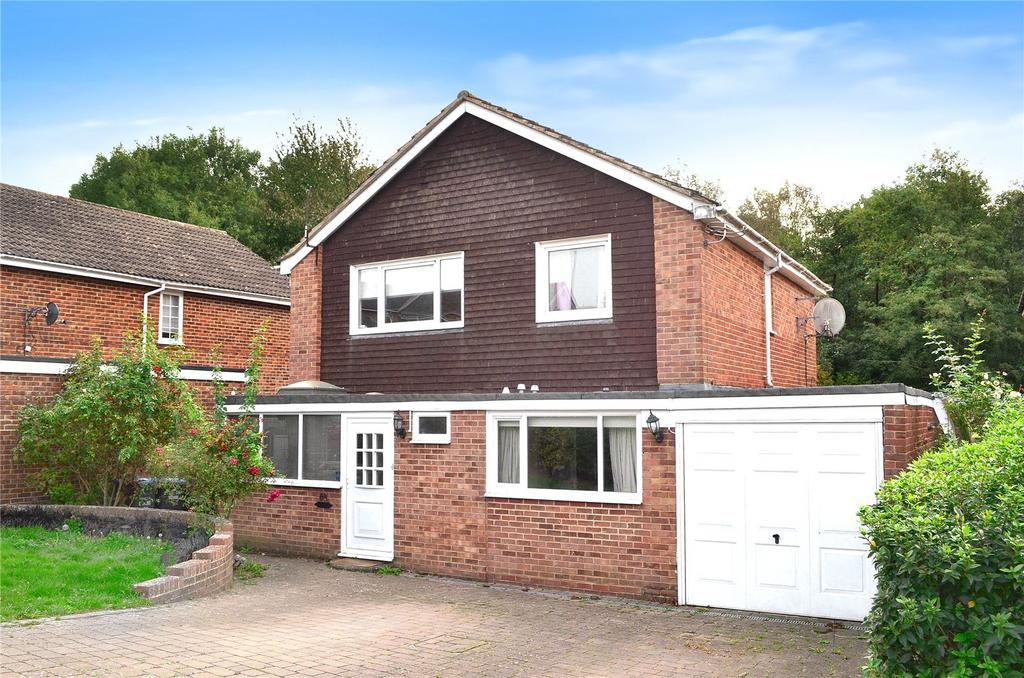 East Grinstead, West Sussex, RH19 4 bed detached house for sale £540,000