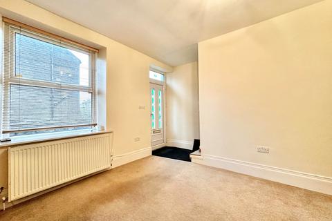 1 bedroom end of terrace house to rent, Baker Street, Huddersfield, West Yorkshire, HD3