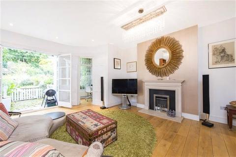 3 bedroom apartment to rent, East Heath Road, London, NW3