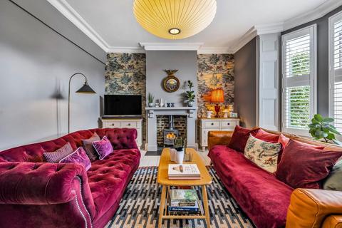 32 Dagnall Park, London, SE25 5PH
