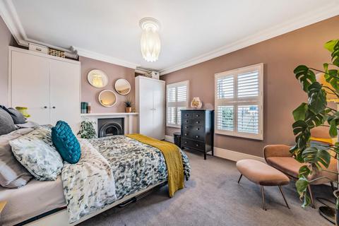 32 Dagnall Park, London, SE25 5PH