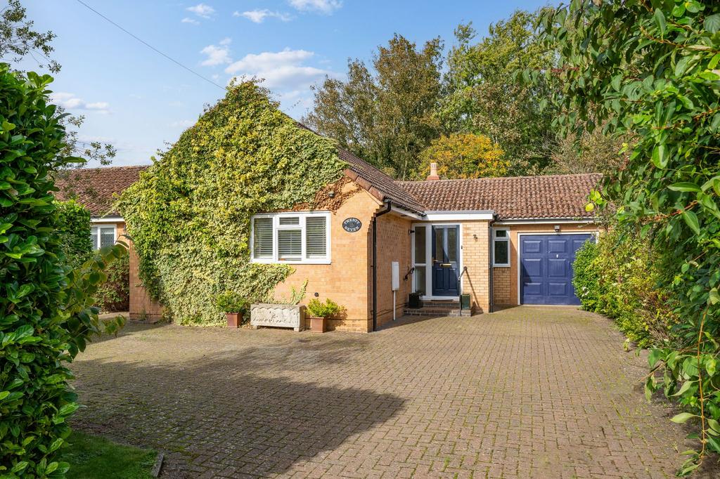 Mills Lane, Longstanton, CB24 3 bed detached bungalow for sale - £525,000