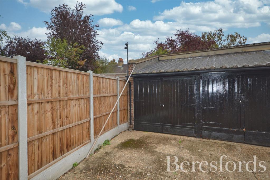 Hare Hall Lane, Gidea Park, RM2 Garage for sale £35,000