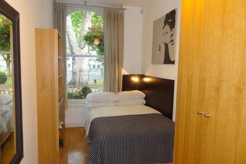 Studio to rent, Cartwright Gardens, Bloomsbury, London, WC1H