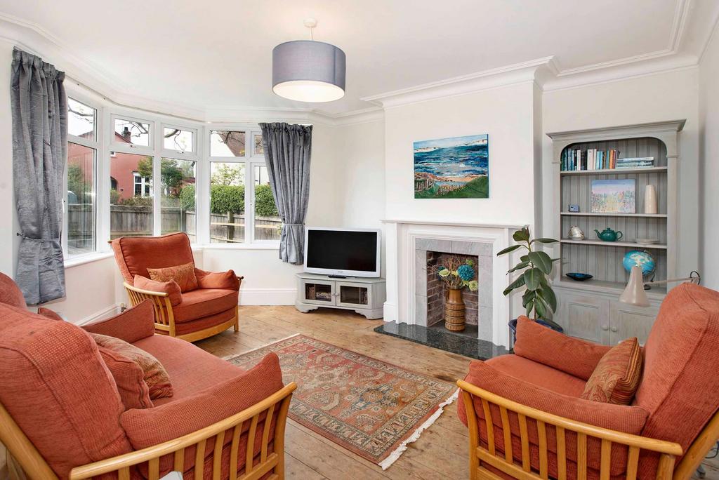 Richmond Road, Exmouth 4 bed detached house £1,850 pcm (£427 pw)