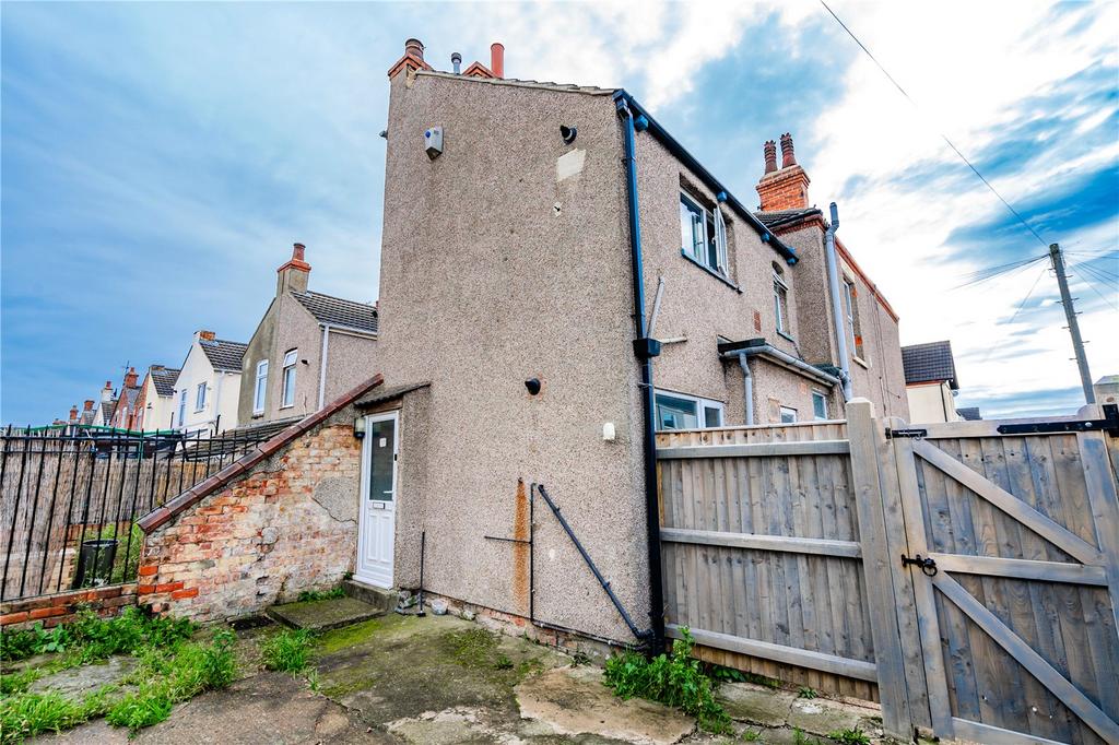 Cooper Road, Grimsby, Lincolnshire, DN32 1 bed apartment for sale £60,000