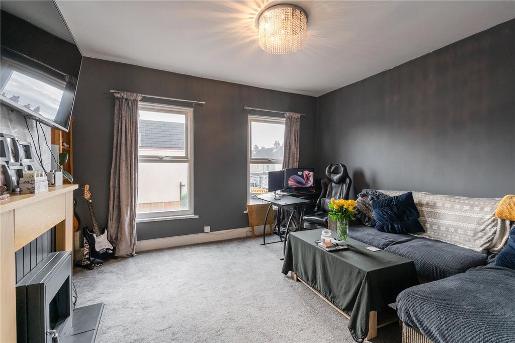 Cooper Road, Grimsby, Lincolnshire, DN32 1 bed apartment for sale £60,000