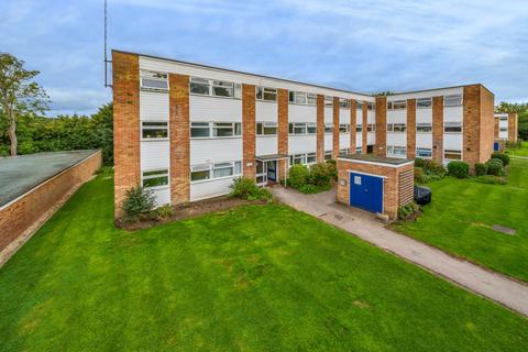 6 Davos Close, Woking, GU22 7SL