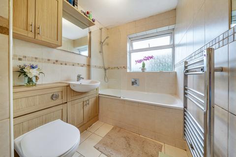6 Davos Close, Woking, GU22 7SL
