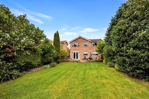 4 bedroom detached house for sale, Dovecote Close, Princes Risborough HP27