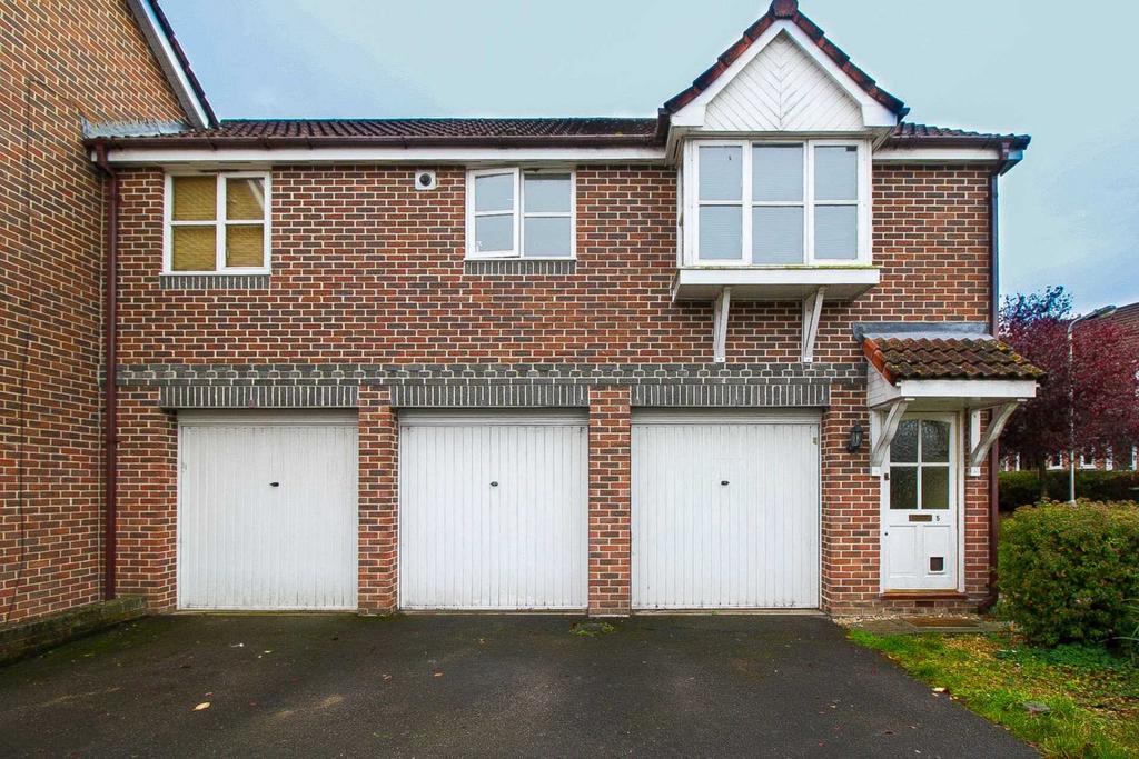 Ivy Close, Gillingham 1 bed coach house for sale £160,000