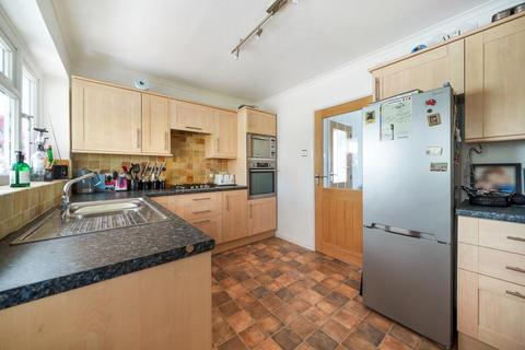 65 Cotmore Gardens, Thame, OX9 3NB
