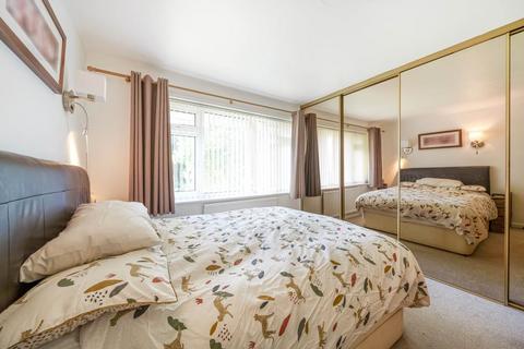 65 Cotmore Gardens, Thame, OX9 3NB