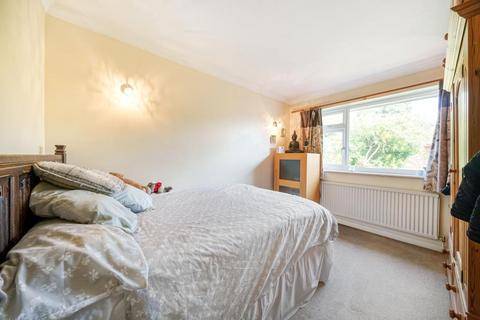 65 Cotmore Gardens, Thame, OX9 3NB