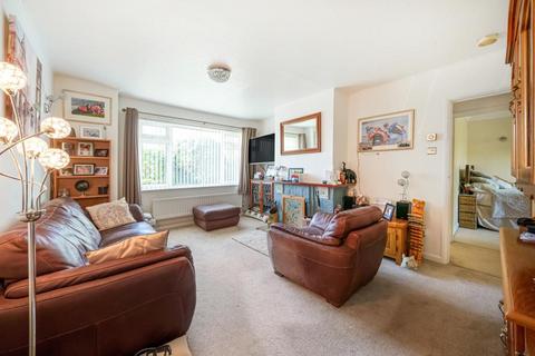 65 Cotmore Gardens, Thame, OX9 3NB