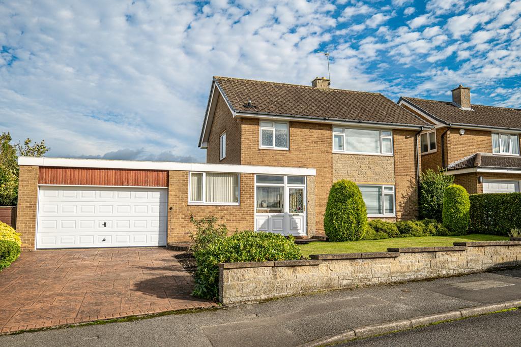 Rowan Crescent, Worksop, S80 4 bed detached house £315,000
