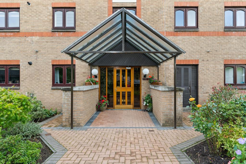 Riverside Park, Linnpark Avenue, Netherlee, East Renfrewshire, G44 3PG