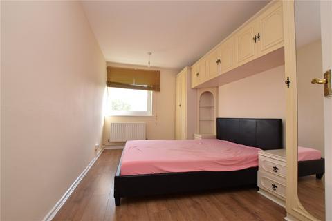 2 bedroom apartment to rent, Edinburgh House, Elvet Avenue, Romford, RM2