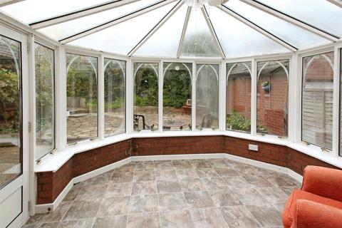 2 bedroom bungalow for sale - Falcons Way, Copthorne, Shrewsbury, Shropshire, SY3