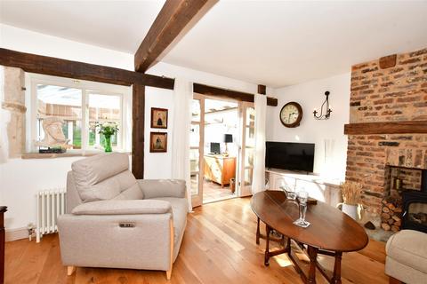 8 Holmsdale Grove, Bexleyheath, DA7 6NX