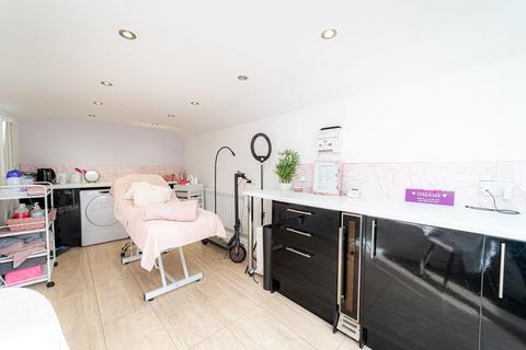 3 bedroom semi-detached house for sale - Milner Crescent, Aylesham, CT3