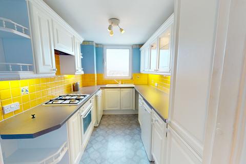 2 bedroom flat to rent, Russell Square, City Centre, Brighton, BN1