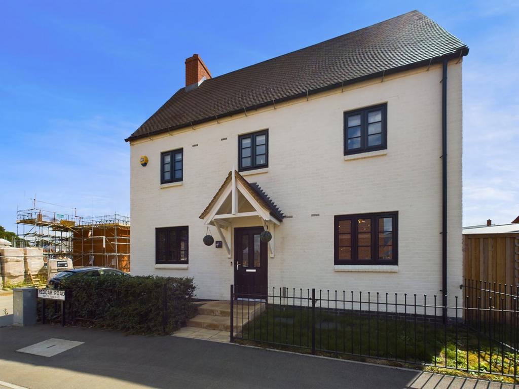 Redcar Road, Towcester, NN12 3 bed semidetached house for sale £365,000