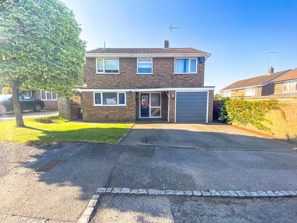 Orchard Close, Milton Malsor, NN7 4 bed detached house for sale £415,000