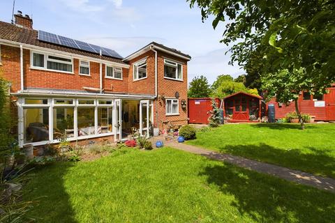 4 bedroom semi-detached house for sale - Jenkinson Road, Towcester, NN12
